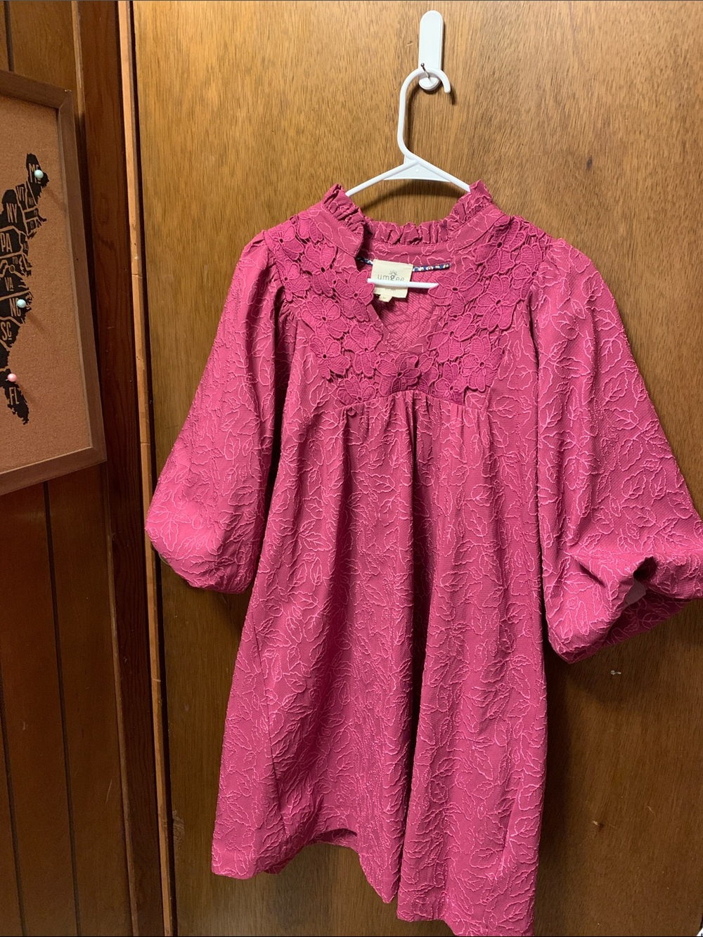 Umgee Fuchsia Lace-Texture Puff-Sleeve Mini Dress